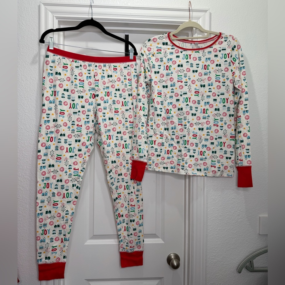 Nordstrom woman’s Pajama‎ Set with Joyful Print